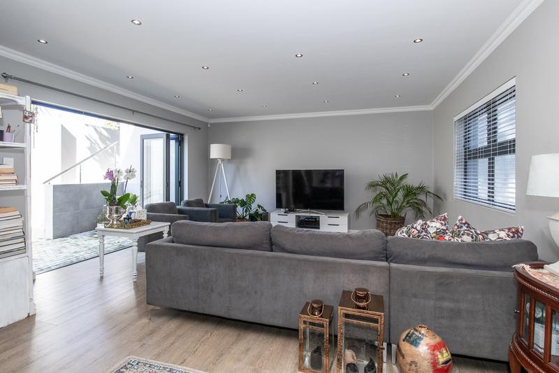 To Let 3 Bedroom Property for Rent in Constantia Western Cape